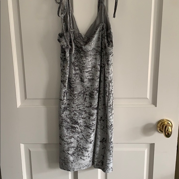 tie shoulder velvet dress! - Picture 2 of 2